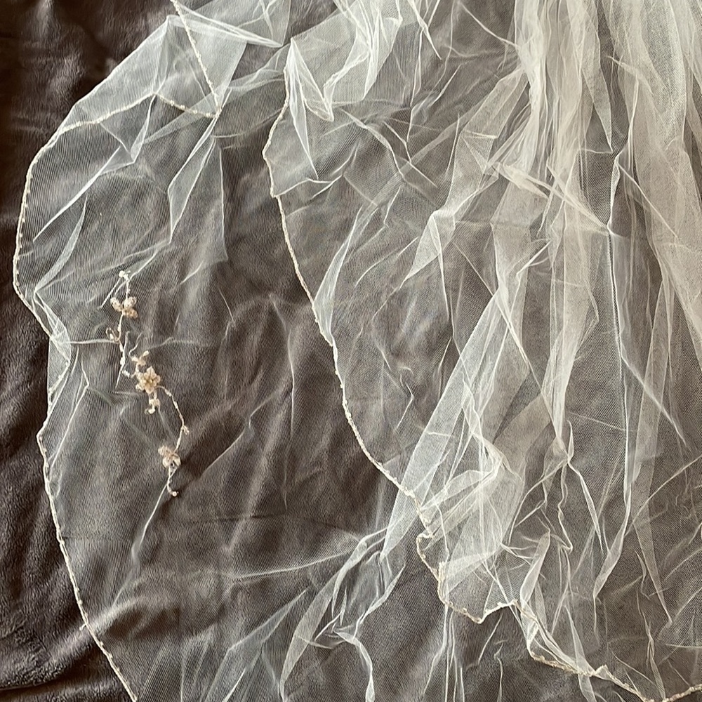 Veil with beading - Picture 5 of 9